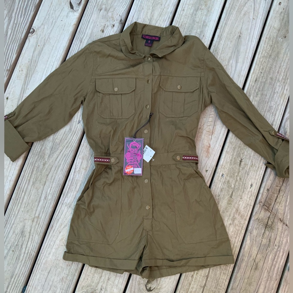 Rock & Roll Cowgirl Women’s Army Green Snap Up  Shorts Romper (Ne…